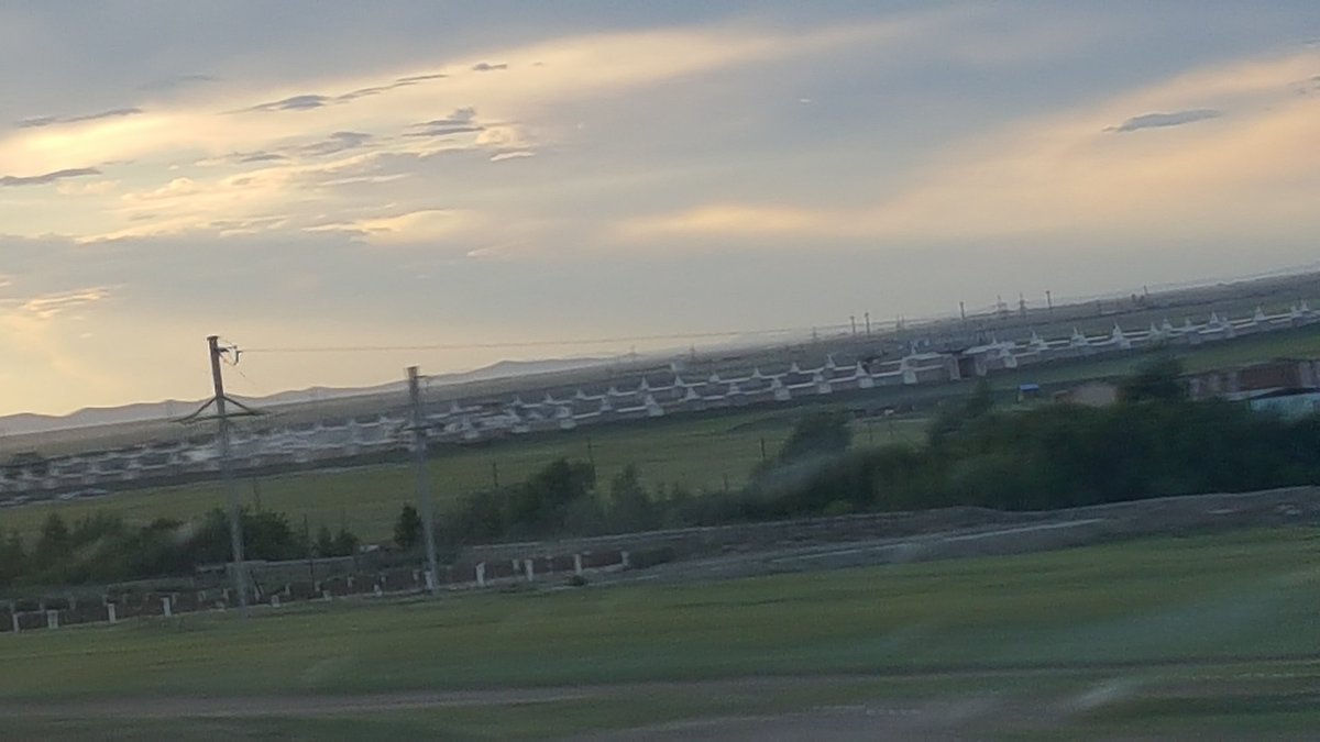 Хархоринд амьдардаг жиргээч байна уу?
Маргааш өглөө Эрдэнэ зуу хийдийн гол үүдэнд уулзвал болох уу?