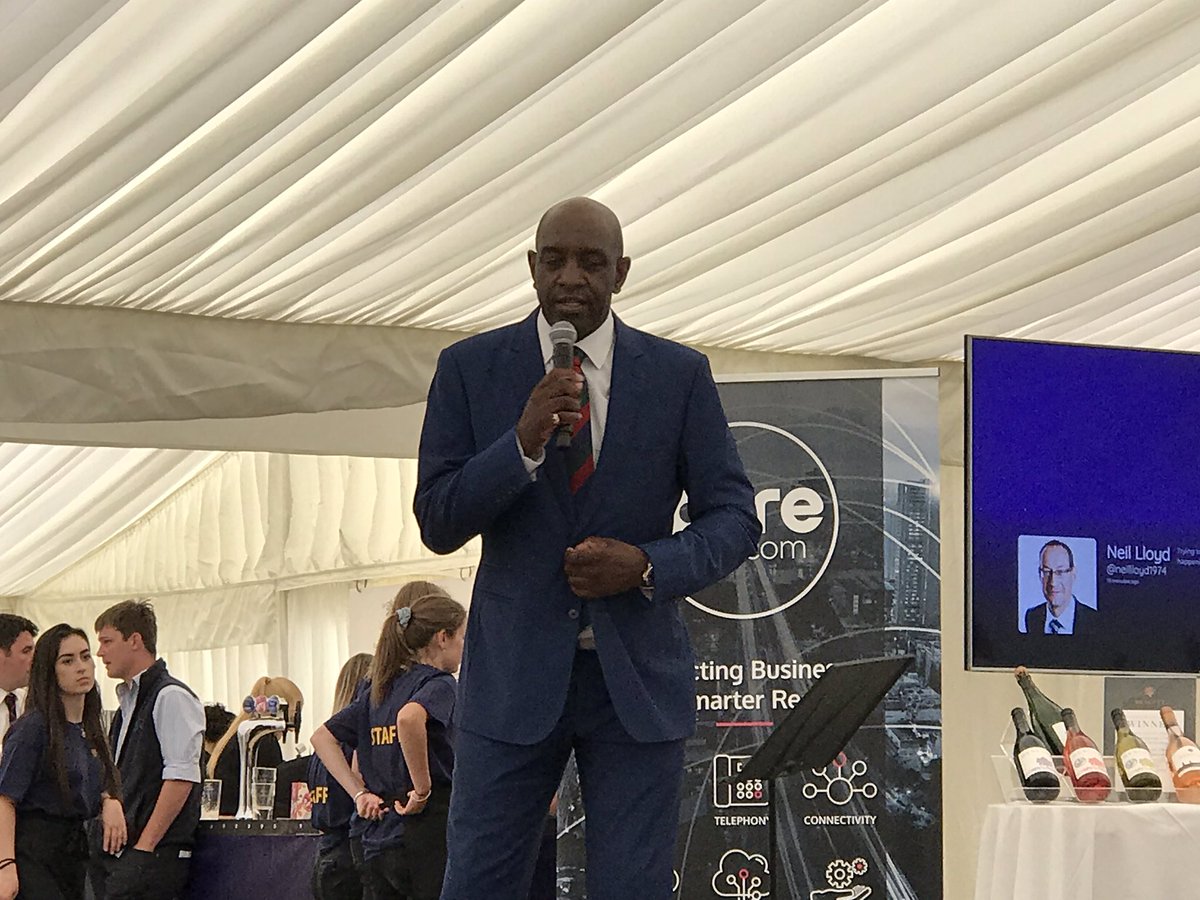 radiusconnectuk's tweet photo. Thanks to @iantopcomic we will never be able to say ‘Basildon’ the ‘right’ way ever again 😂🤣 #hadtobehere #PureCricket19 https://t.co/mvVOLTZNLQ