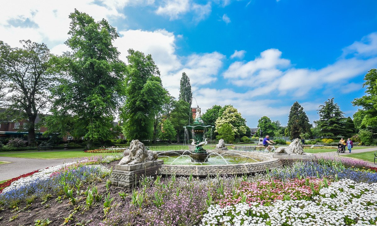 If you are visiting #Lichfield District for the weekend's events, take time to pop in to our many attractions, museums and parks. A little further afield are outdoor beauty spots such as #fradleyjunction and the fascinating Roman ruins at Wall. visitlichfield.co.uk/attractions