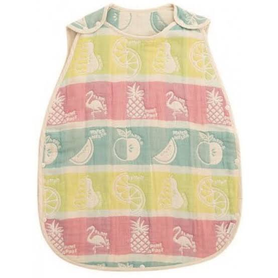 2. Sleeper. Sleeper ni utk selimutkan baby. Baby tidur ganas so kalau pakai ni takdelah tercabut selimutnya  Pilih material yg sesuai ikut cuaca ye. Jangan lah duduk Msia tapi pilih kain fleece pula  Benda ni pon berguna waktu winter masa letak baby dalam stroller 