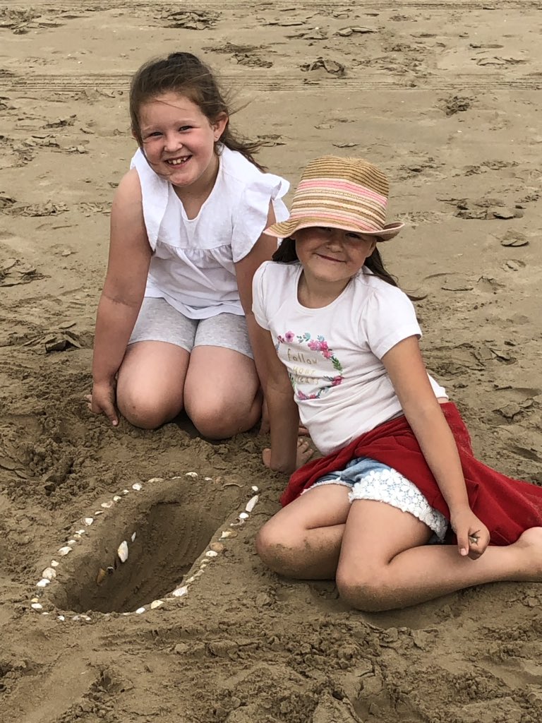 halfwayyear3's tweet photo. Year 3 enjoying themselves at the beach in @ParkPembrey #classtrip #sunseaandsand https://t.co/EBuStoeQbg
