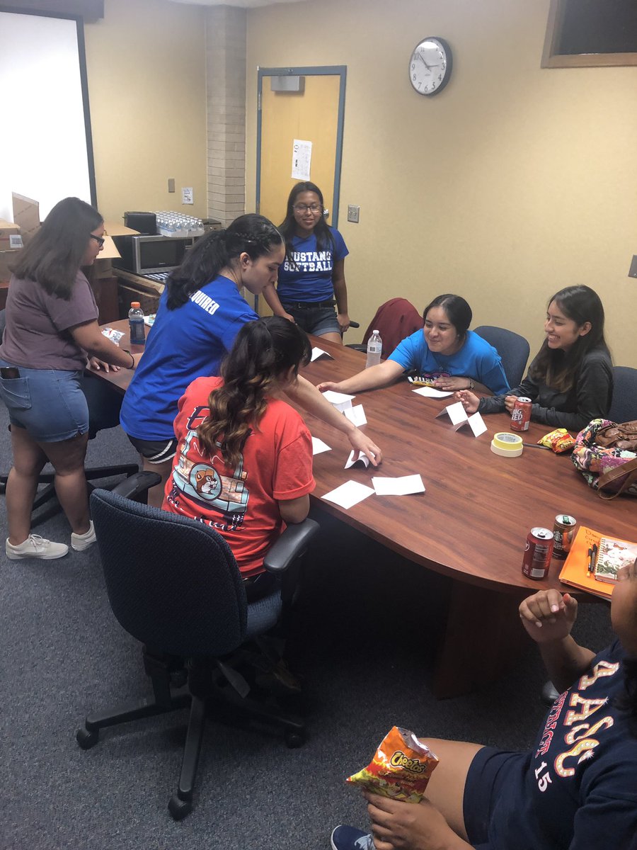 NISDJaySEA's tweet photo. Summer work! Student council leadership team, getting ready for the upcoming school year! Great organization to get involved in! #thisisjaysea @jjhstuco https://t.co/CtbdfJygjY