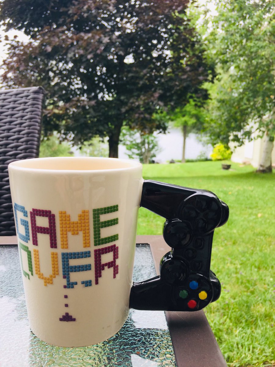 Cynne31's tweet photo. While drinking my coffee in my new place, enjoying life, I realized how much I miss streaming 😭 So I decided to get back at it next week 🥳 just gotta finish painting the house 😅 #TeamStreamDream #idontknowhowtotweetanymore #lifeisgood https://t.co/X0a4Kw6tTL