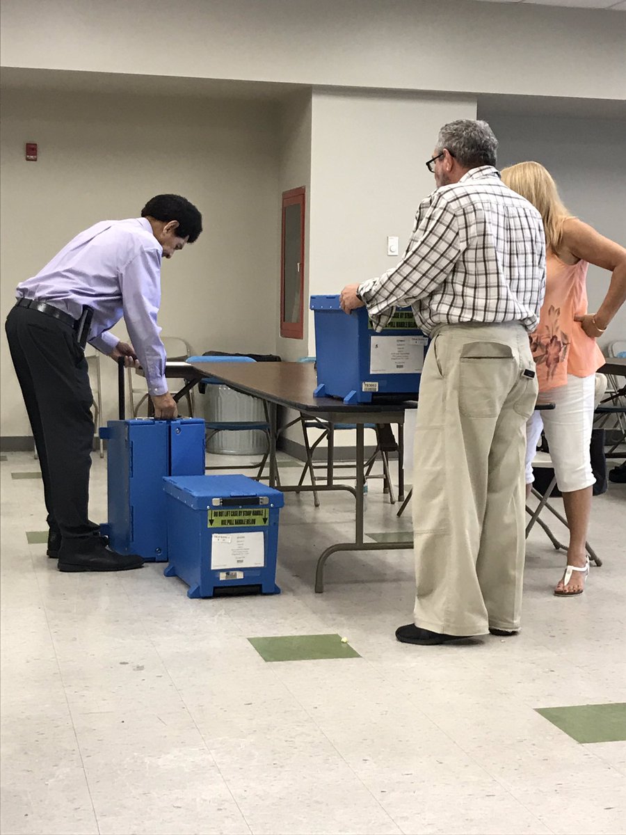 DavidFBrand's tweet photo. At the Board of Elections facility in Middle Village, where they’re about halfway done organizing ballots. 

The BOE lawyer underestimated the work involved when he told a judge organizing would take 2 days.

The #QueensDA recount probably won’t start til Monday, BOE staff say https://t.co/OaMqhdeFtb