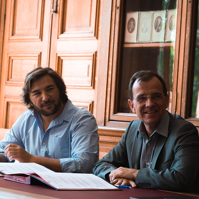 🚨🎓<a href="/MINES_ParisTech/">M</a> et <a href="/SPACETRAINONE/">SPACETRAIN</a> signe la création d’une #chaire enseignement «Métiers de l’#Ingénieur Généraliste» ! 
Pour une #pédagogie au coeur des enjeux de l'#IndustrieDuFutur et de la société : buff.ly/2NO8GMg  #MIG #openinnovation #EnergiesRenouvelables