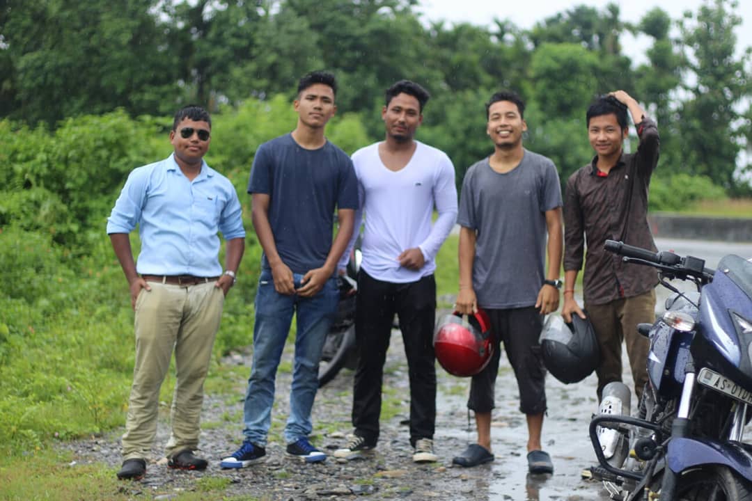KarsungBoro's tweet photo. Good Times And Crazy Friends Make The Best Memories.
#Finally #ReUnion #OldMates 
#RainyDay #BestMemories #Samrang #Bhutan😁😘😘 https://t.co/z3Lc14Acrw