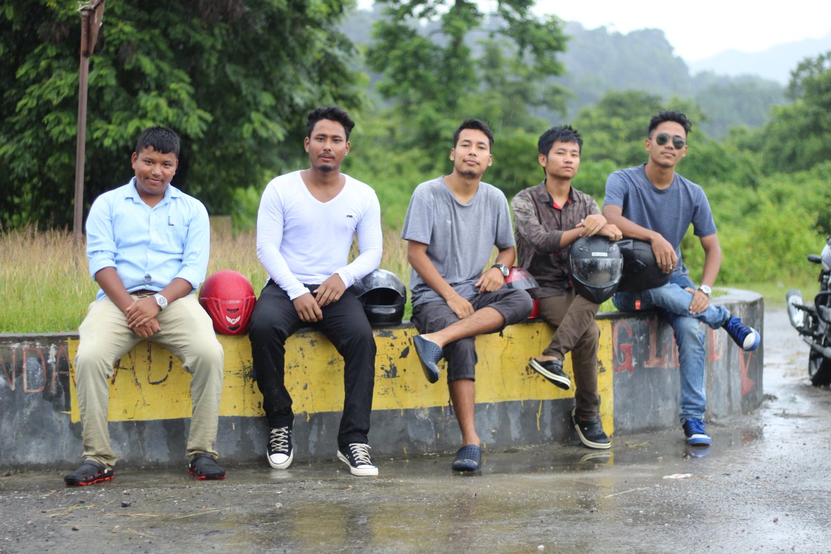 KarsungBoro's tweet photo. Good Times And Crazy Friends Make The Best Memories.
#Finally #ReUnion #OldMates 
#RainyDay #BestMemories #Samrang #Bhutan😁😘😘 https://t.co/z3Lc14Acrw