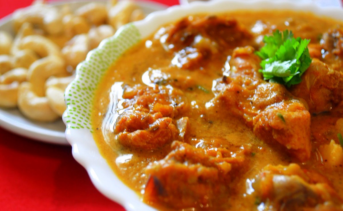 AsiankitchenC's tweet image. #Cashewnuts #cashewnutpaste #chicken #curry #tasty #cream #sidedish 
Kaju Murgh recipe is served as a side dish along the main course.
