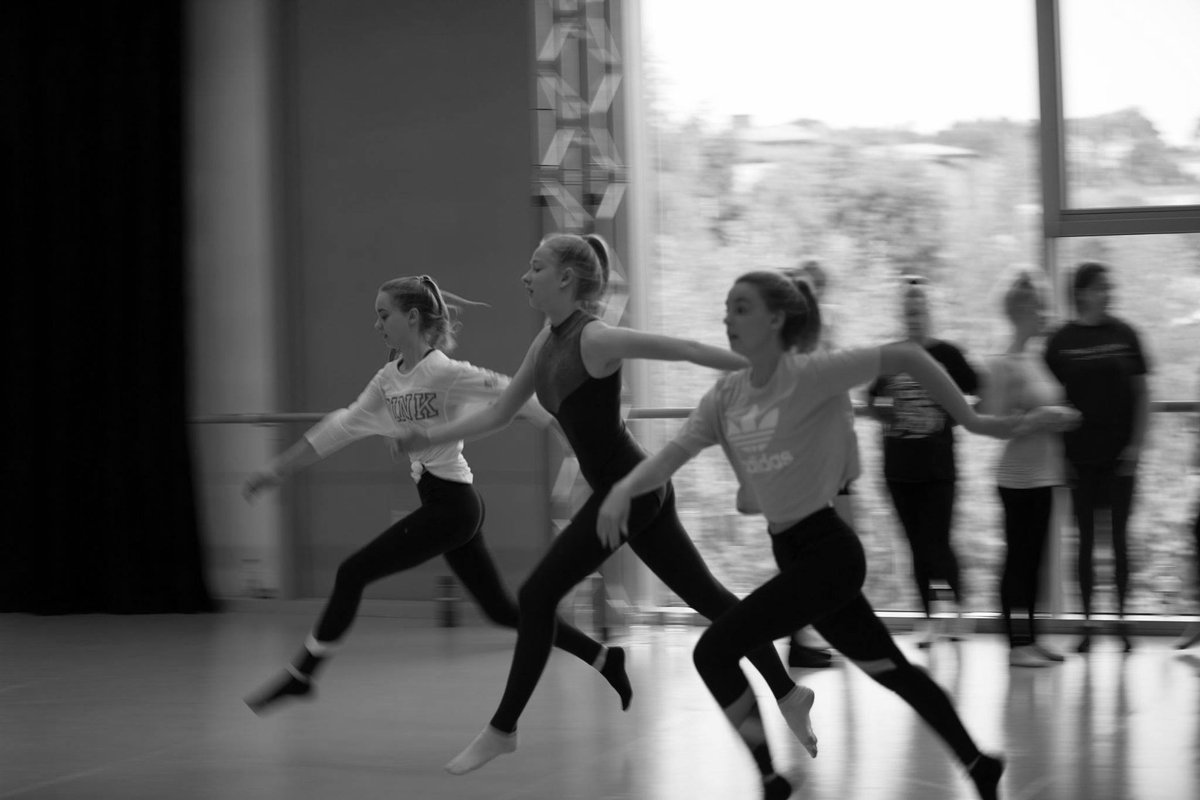 UoLSummerSchool's tweet photo. With only 3 days to go it is still not too late to join us. If you want to learn some stage combat or contemporary dance techniques then book your place now: https://t.co/JsTgaQgYw9 #LSFPA #StageCombat #ContemporaryDance # Lincoln #UOL #Drama #Dance #PerformingArts #summerschool https://t.co/8Hw4Uonhwn
