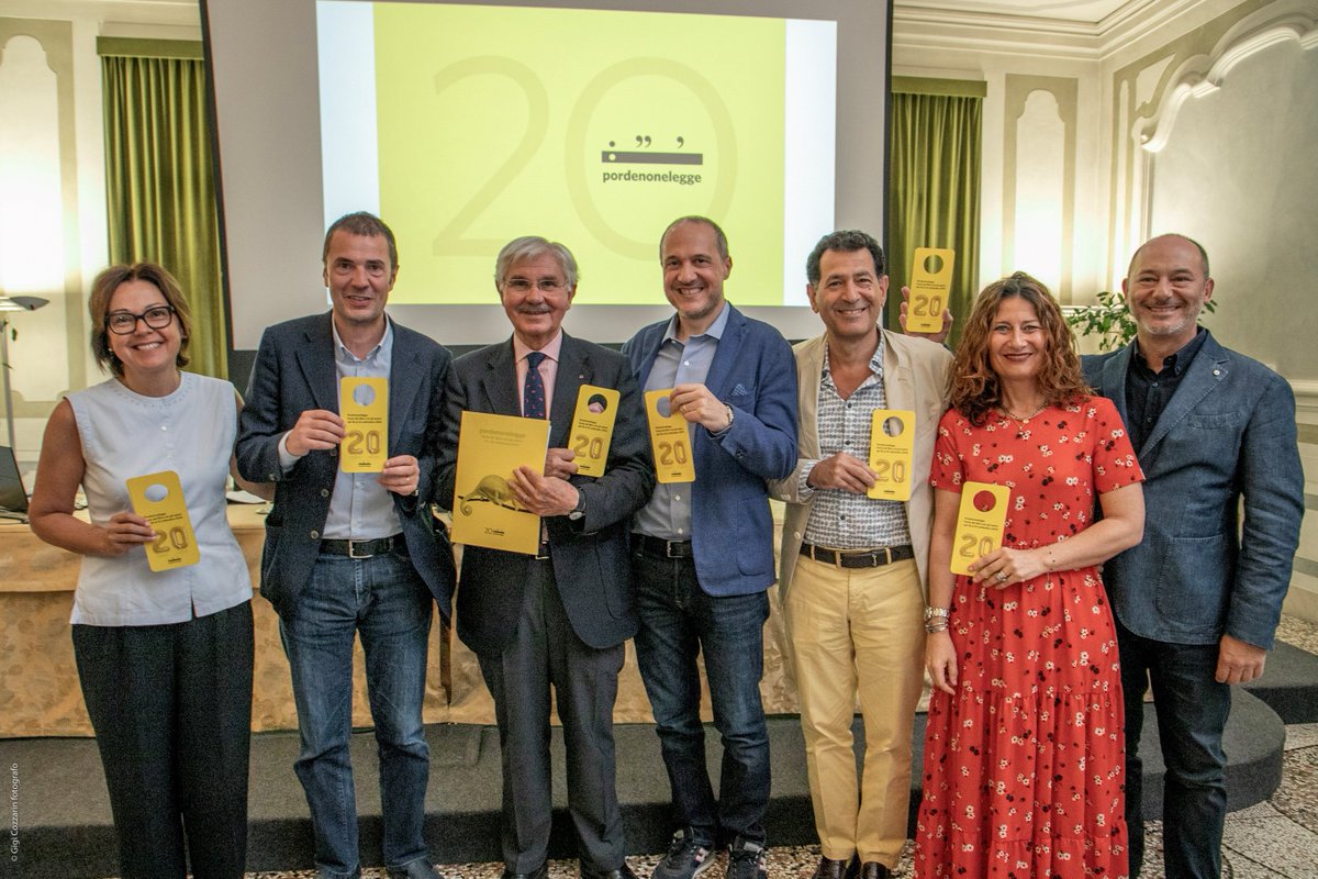 pordenonelegge's tweet photo. Qualche immagine della conferenza stampa di oggi per il lancio di #pnlegge2019 tra il pubblico di #Pordenone.
Presto sarà online il programma, nel frattempo trovate qui tutti i nomi e i progetti in campo per questi speciali #20anni 🙂
➡️ https://t.co/5PniLTiGVa! https://t.co/8wDd05xXRm
