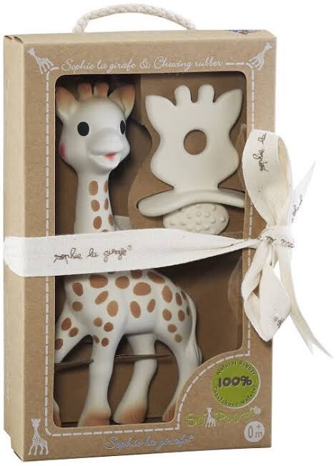 12. TeetherSebelum baby tumbuh gigi dorang akan lalui fasa gatal gusi. Time ni air liur meleleh & semua benda dia nak gigit. So boleh la bg teether. Dalam byk2 teether aku nak recommend Sophie the Giraffe ni. Teether yg dpt award sbb design & material dia tu best sgt2!