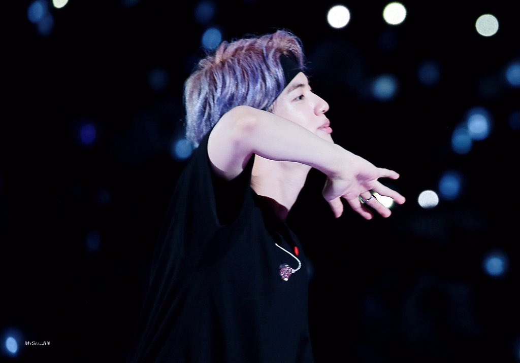 CalledGO's tweet photo. Shining stars in your life.
🌠

#BTS #JIN #BTSWorld 

📸@MySea_JIN https://t.co/tIvFh79nFU