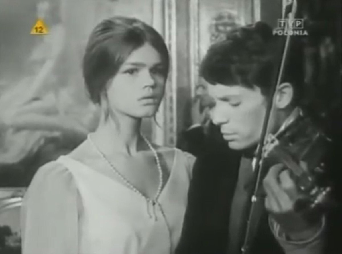 TimoAlina's tweet photo. when you’re watching old polish movies and the leading actress looks just like Alina 👁✨ https://t.co/Xn2vwyoPQk