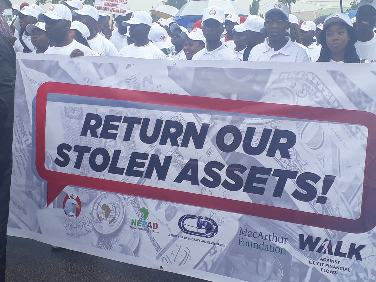 Mr_Pristine_'s tweet photo. @CDDWestAfrica support to mark African Union Anti-Corruption Day 2019. "Let's unite towards a common African position on Asset Recovery." 

#StopCorruption
#CorruptionNoMore
@AntiCorruptIntl 
@ClementNwankwo 
@SayNoCampaignNG 
#DoroCorruption
@SituationRoomNg 
@AriyoAristotle https://t.co/JzeU0bbC0G
