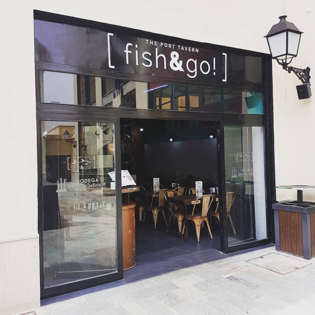 salvaver's tweet photo. Os presentamos uno de nuestros últimos trabajos, fish&amp;go en plaza mayor!! Les deseamos mucha suerte a nuestros amigos.
.
.
#malaga  #sillasdehosteleria #mesasdehosteleria #fishandgo #restaurantesmalaga #restaurantes #hoteles #gamedev #instagood #interiorismo #indiedev #fashion https://t.co/xtr0Li6eiZ