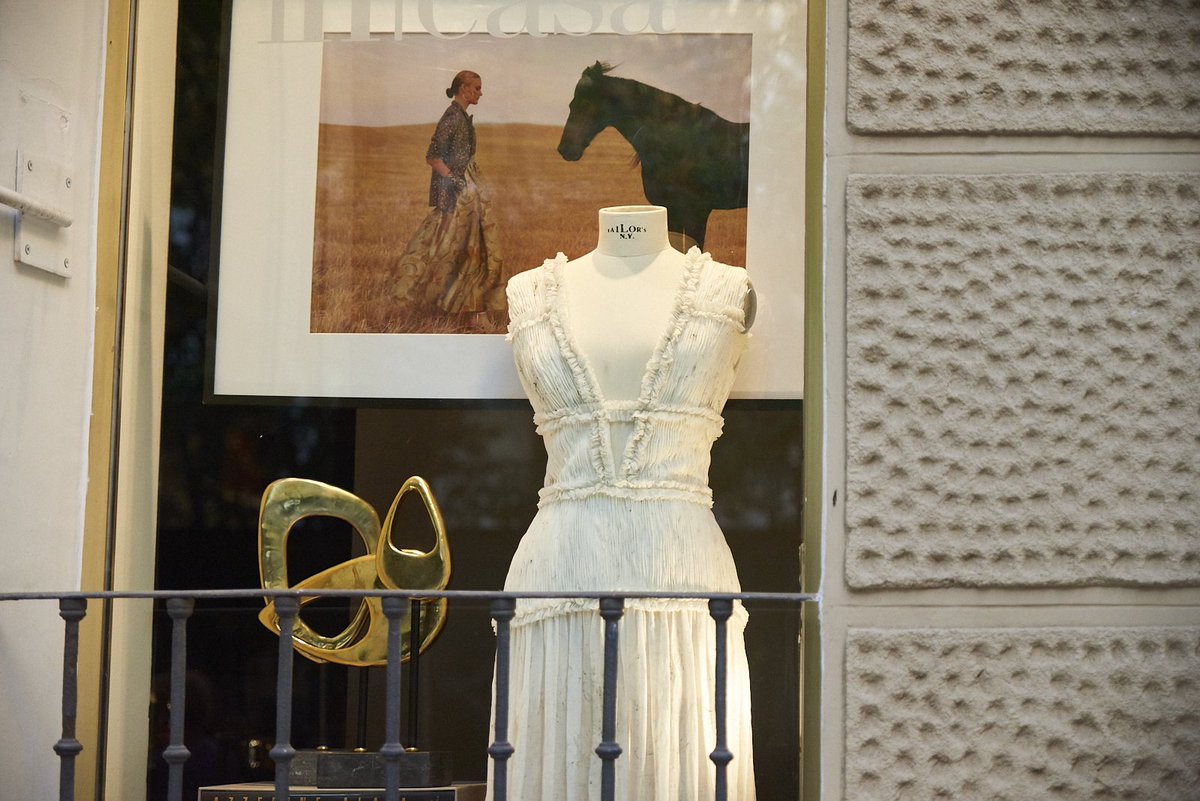 CreadoresACME's tweet photo. VI Concurso de Escaparates #MadridesModa con @moises_nieto @PdH_es @Roberto_Verino @_MiguelMarinero @lauwood_handbag #Lexdeux #Paniculata #ImaginativeFashion y #LaraPadilla como profesionales, ¡suerte! @M_C_D_Moda @Reale_Seguros @elcorteingles #MarceloVila https://t.co/uZcAg0C5AP https://t.co/PJyDD1cgLD