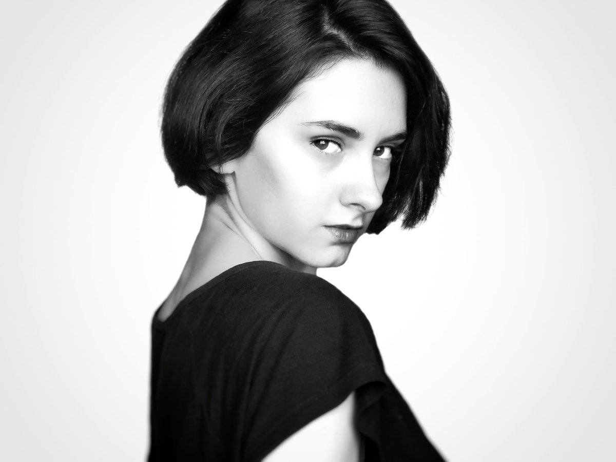 skreble's tweet photo. 👸😎😏
#beauty #bravelovefreedom #girls #portraitphotography #picture #artist #blackandwhitephotography #model #simplemakeup #naturalmakeup #loveyourself #selfportrait https://t.co/crluT8Jbgb