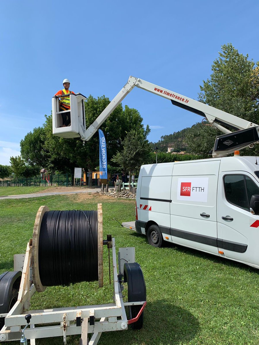 AlticeFrance's tweet photo. [Communiqué] Les Alpes du Sud accélèrent avec la fibre. #SFR #SFRFTTH  https://t.co/zlbQmIXNx2 https://t.co/qMJxKxIvAA