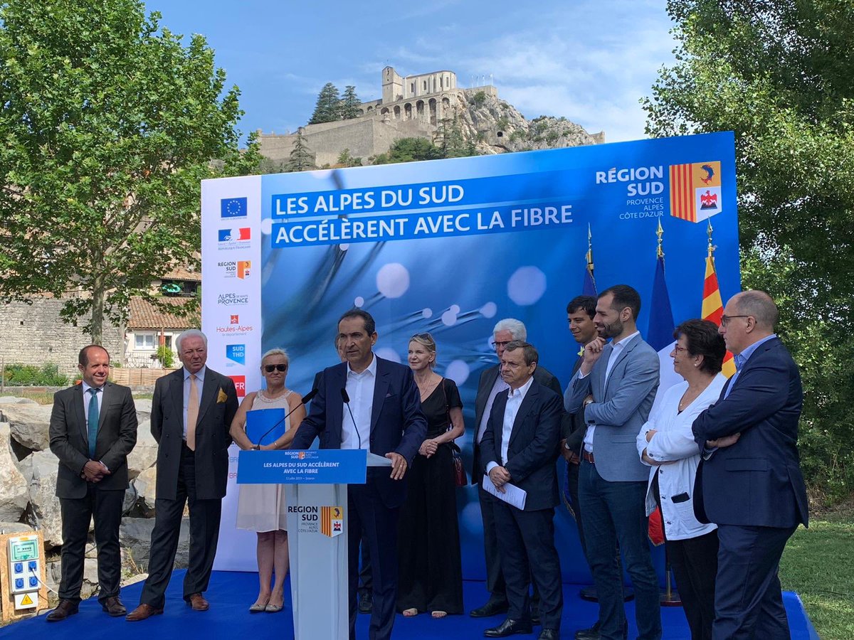 AlticeFrance's tweet photo. [Communiqué] Les Alpes du Sud accélèrent avec la fibre. #SFR #SFRFTTH  https://t.co/zlbQmIXNx2 https://t.co/qMJxKxIvAA