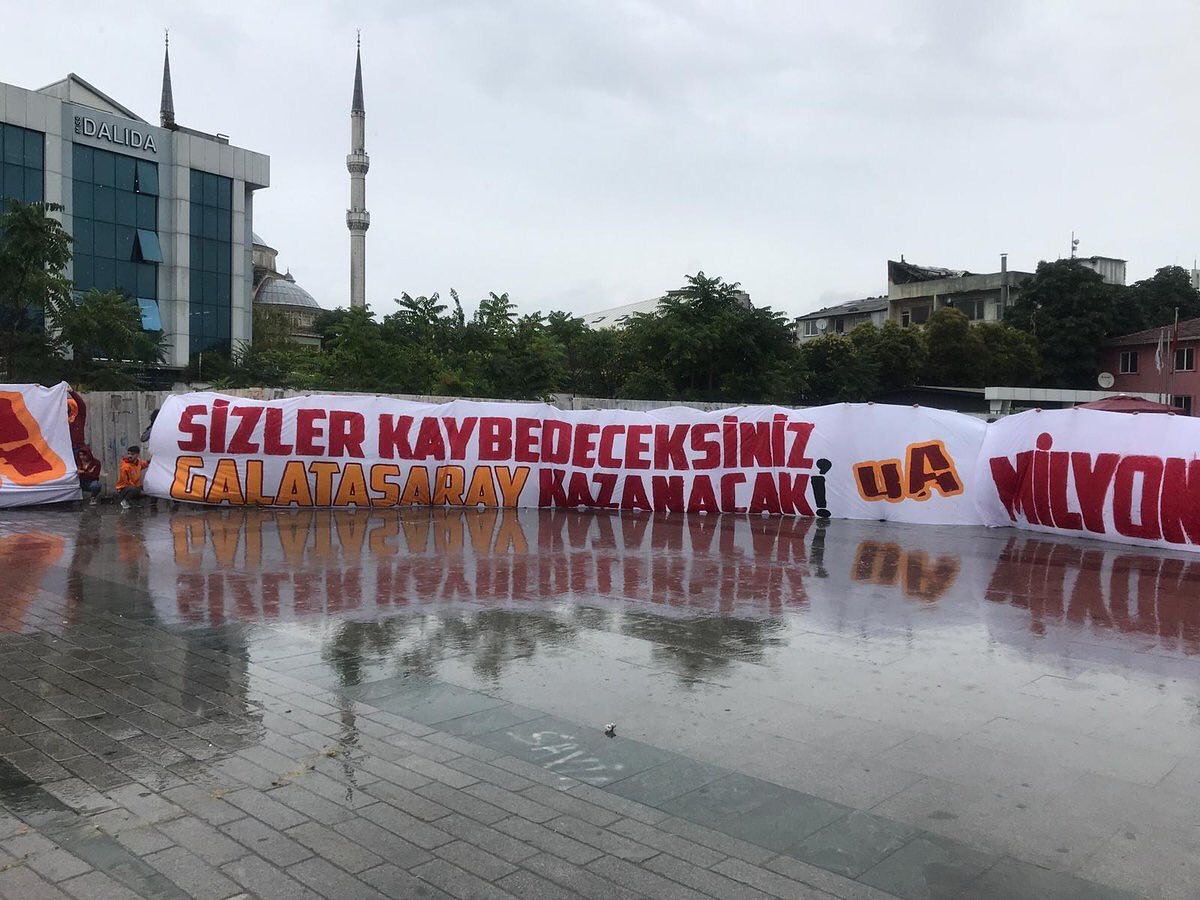 uAMersin33's tweet photo. Liseci zihniyetin kaybettiği savaş ÇOK
Galatasaray’ın kaybettiği savaş YOK!
#LiseciZihniyetEriyor 💦 

#uAYurtiçi #uAMersin https://t.co/WIPC2hqvPL
