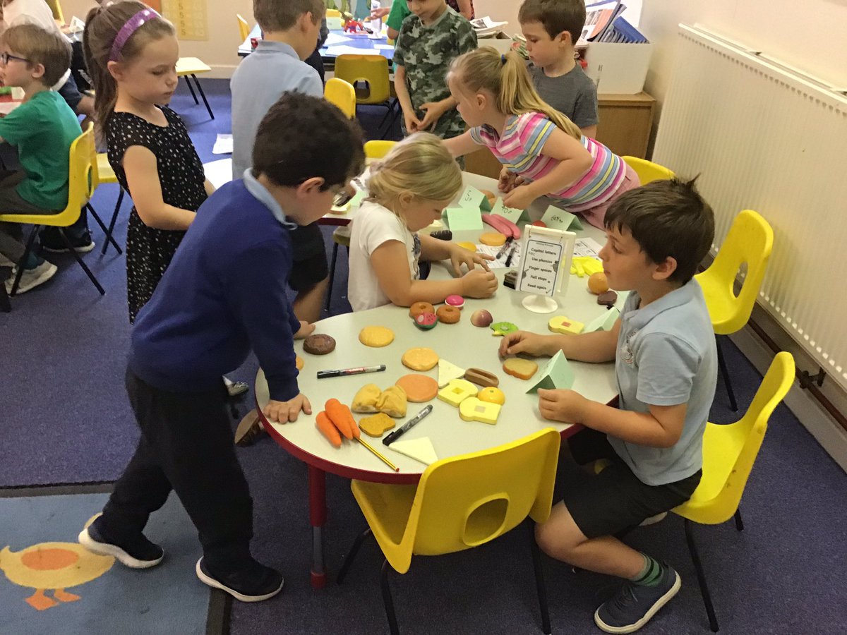ClaphamTerrace1's tweet photo. Year one being shopkeepers and customers in maths #money #collaborativelearners #calculatingchange https://t.co/PBAvAP1P4m