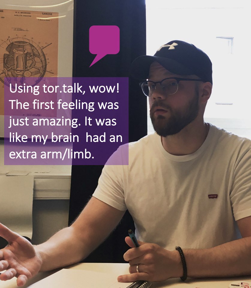 Max Pahmp - Student i Media &amp; Kommunikation på @SodertornUniLib . #talsyntes 
"Jag trodde aldrig att jag skulle få konkurrera på samma villkor som andra studenter, med #tortalk känns det som att min hjärna har en extra arm som driver mina prestationer."