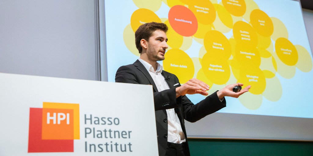 HPI_DE's tweet image. Gleich beginnt das HPI-#Bachelorpodium 2019! Den Livestream der Veranstaltung finden Sie auf #teleTASK unter: ow.ly/4TzH50uYoUX 

Mehr Informationen &amp;amp; die Pressemitteilungen der Projekte  gibt es hier: ow.ly/Aduv50uYoUY

Wir wünschen unseren Studierenden viel Erfolg!