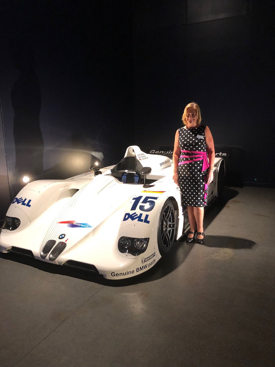⁦<a href="/spinalinjuries/">Spinal Injuries Association</a>⁩ ⁦<a href="/SIAHealthcare/">@SIAHealthcare</a>⁩ @hcdream2012 so proud to be sponsoring the Sports award for SIA rebuilding lives here at WilliamsF1 and presenting with paraolympian Hannah Cockcroft   #rebuildinglives
