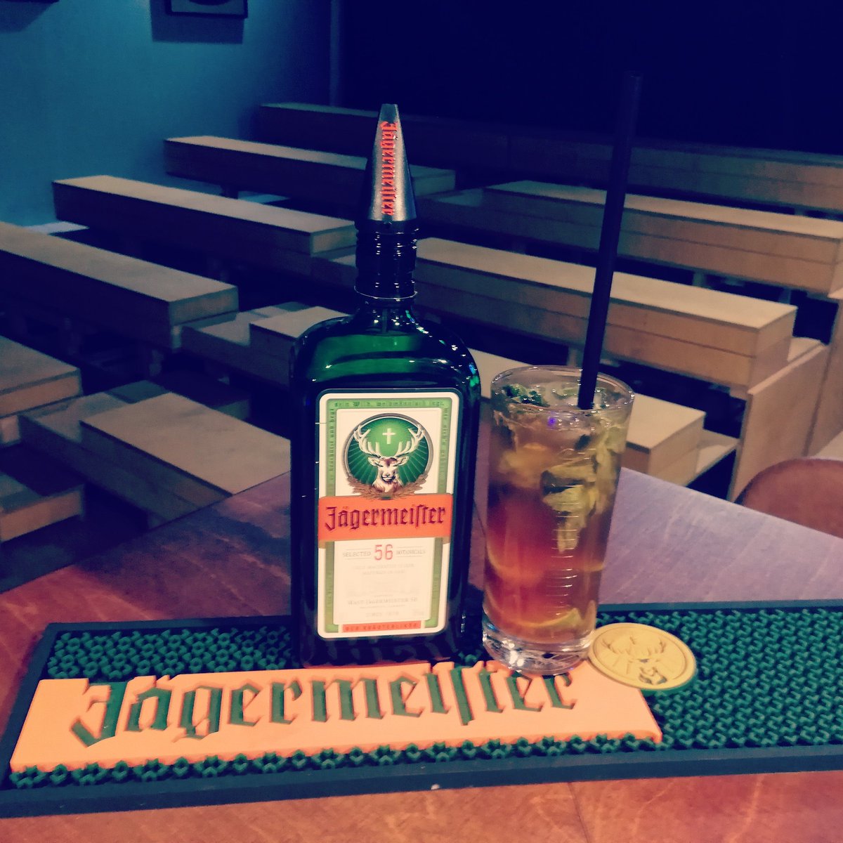 TimeIsTime17's tweet photo. Nouveau cocktail : le Black Mojito pour les amoureux de Jagermeister 💚💛💚
Prix promo de 5€ cette semaine!
À consommer frais et avec (ou sans) modération !

#TimeIsTime #LaRochelle #Jagermeister #Cocktail #Mojito #BlackMojito #Summer #Bar #Barista https://t.co/LlizfQr94F