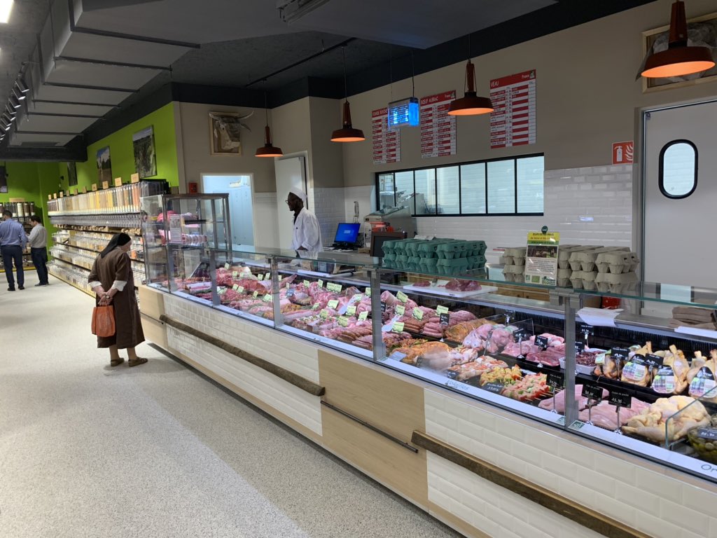 Dauvers70's tweet photo. #sobio @GroupeCarrefour Place to visit aujourd’hui. Visite vidéo à suivre. #BBTedinside 😉 https://t.co/nonqqCbZk2