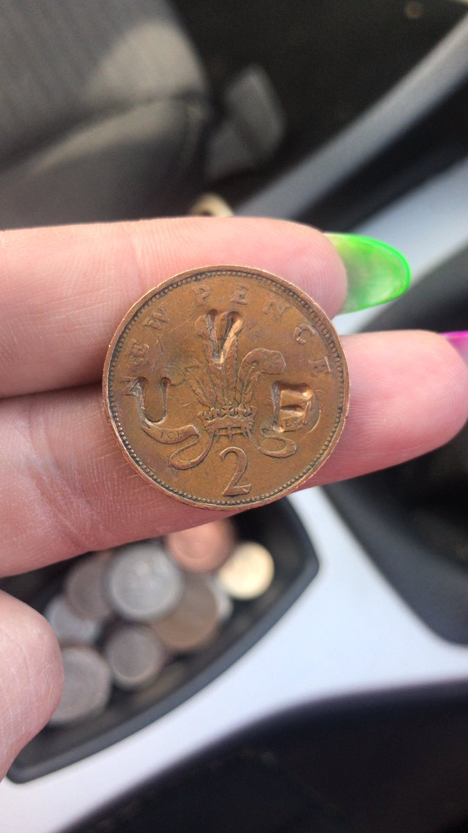 lucy86xx's tweet photo. @RoyalMintUK is this a new coin in circulation 😂 #belfast #july #ifyouknowyouknow https://t.co/44cGijLB2A