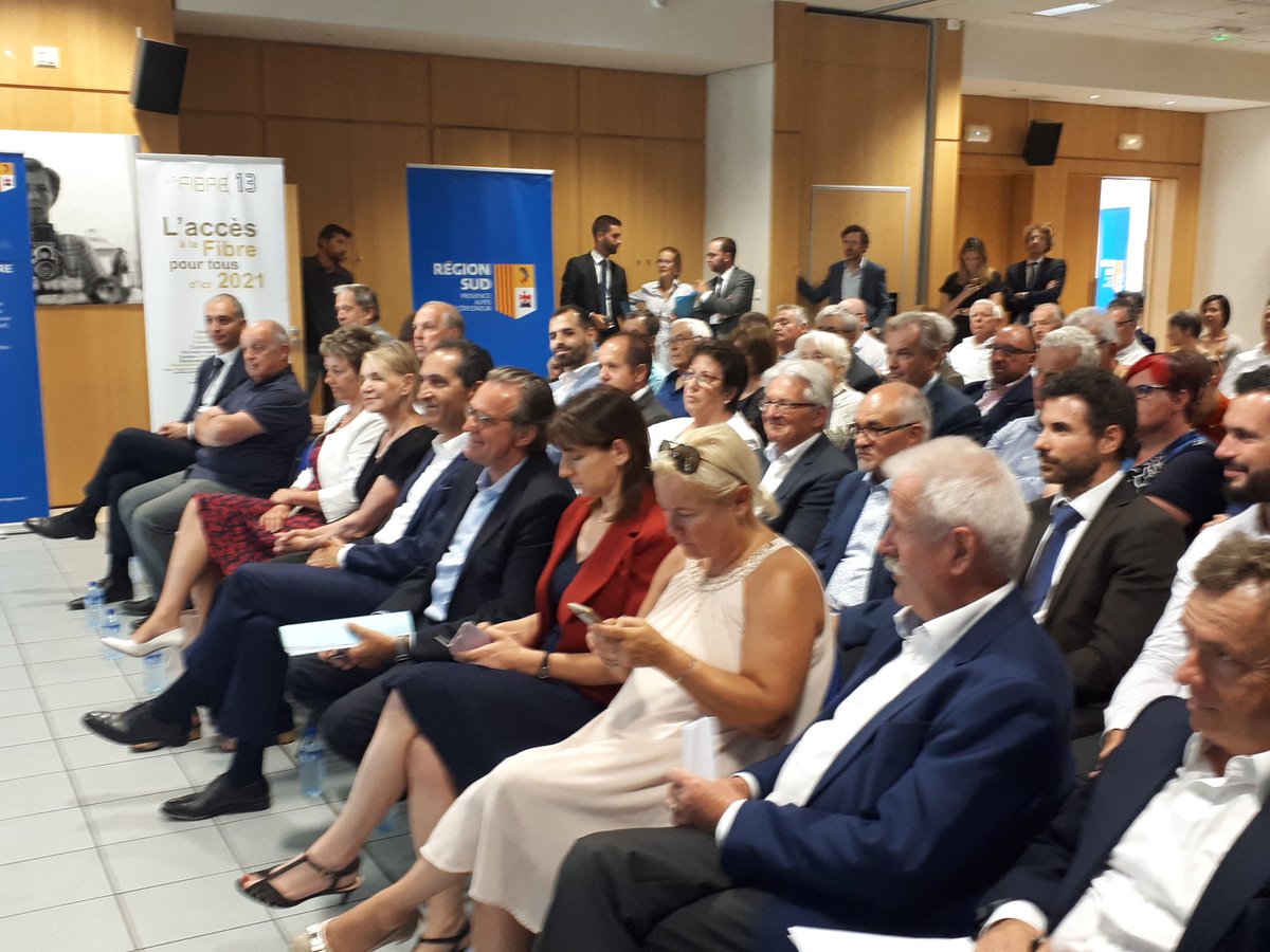 SUD_THD's tweet photo. @ChantalEymeoud et @RenaudMuselier ont lancé officiellement le partenariat avec SFR aujourd'hui à Gap @MaRegionSud @AlticeFrance https://t.co/5Ct7F6xs4J