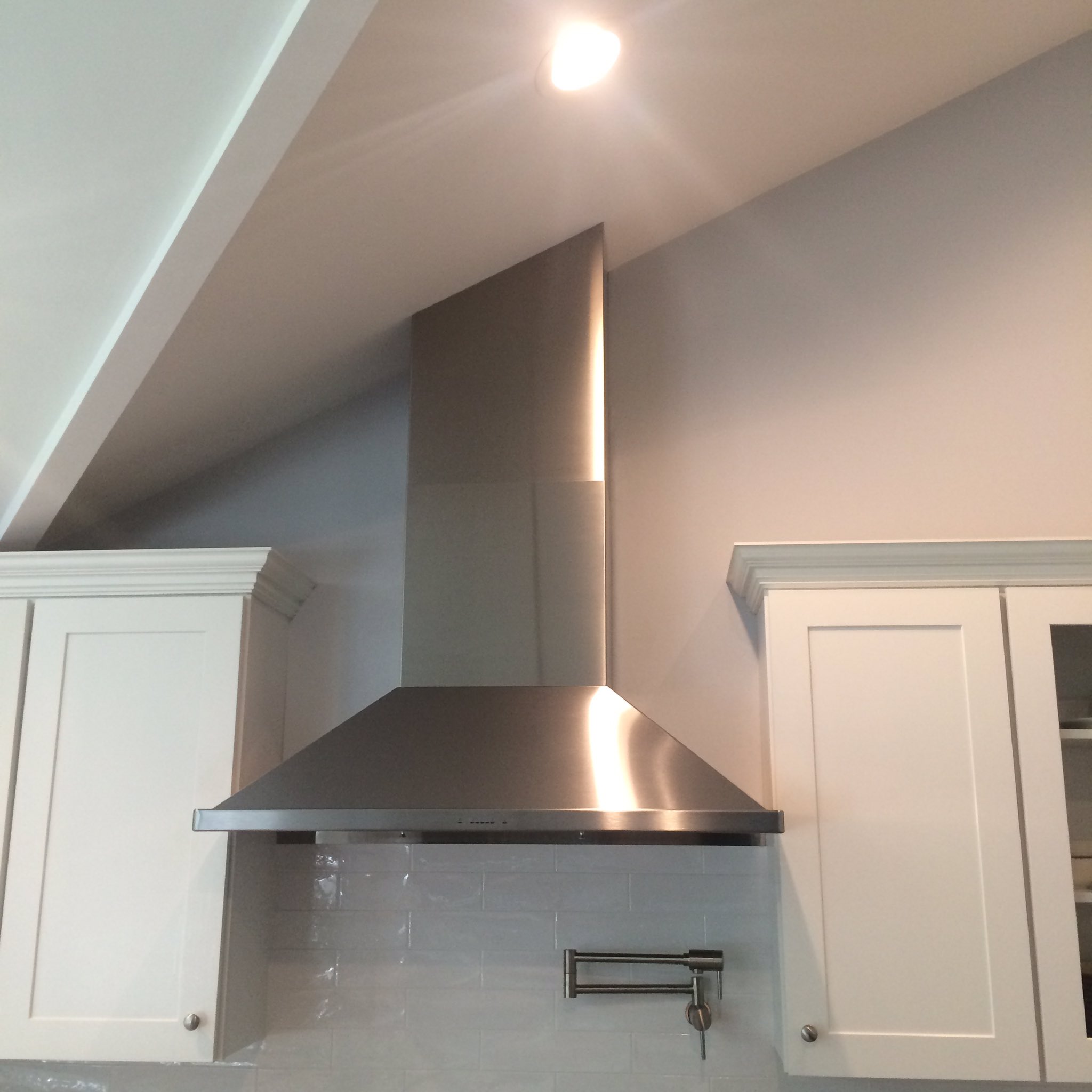 Range hood for sloped ceiling online