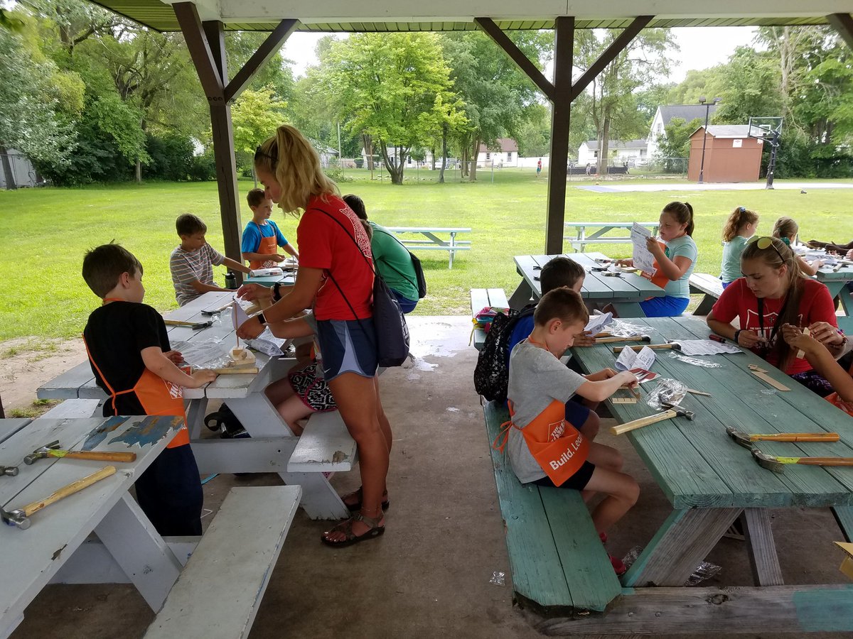 DetzlerSteve's tweet photo. HOME DEPOT 2747 KIDS WORKSHOP AT SALVATION ARMY https://t.co/pot08TDM0d