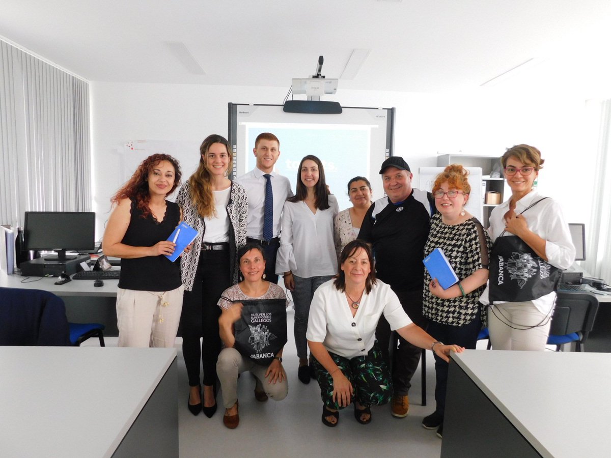 LEESCarballo's tweet photo. Iria Magide, Paloma López y Abel Martínez de RRHH de @SomosABANCA. "En las entrevistas hay que demostrar siempre nuestra #valía con situaciones vividas" Visita nuestro blog para saber más: https://t.co/5lP0l2bEx6
@FundacionSMLRPH @Lanzaderas_EES @fundacionTef @carballo_gal https://t.co/NeYnqtq6OS