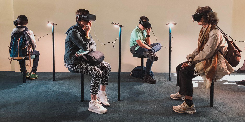 FuturesCentre's tweet photo. Have you already taken part in our poll? Click on the link and let us know which technologies would you use to shape your future community. https://t.co/TcdfqoCyZs #future #technology #youthforchange #change #community https://t.co/btr7K2Epc8