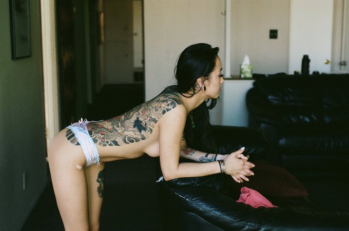 I have so many photo sets and I have no idea what to do with them.. https://t.co/7VcDqgNhJv