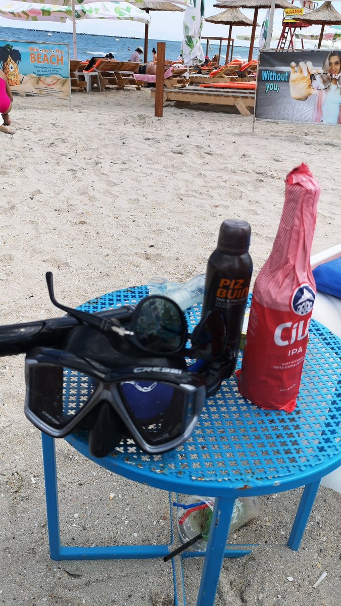 tomis2's tweet photo. Holiday essentials #Romania #mamaia
Great IPA #Ciuc https://t.co/qDd93VIK54