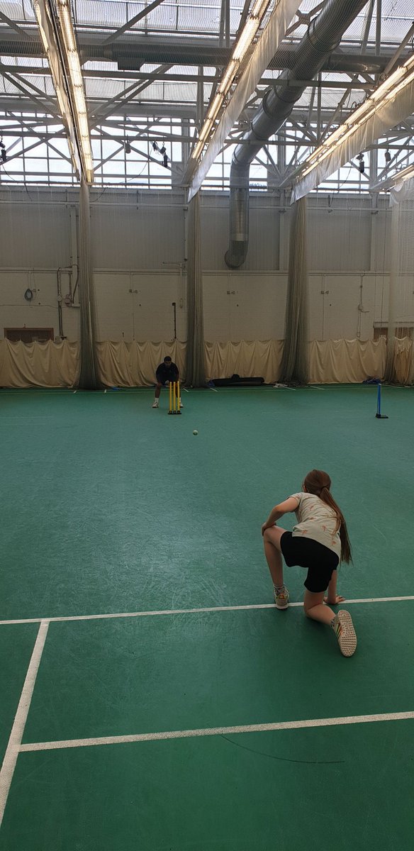 Springwood_Prm's tweet image. #SpringConwy continued their morning with an indoor cricket session with some of @GlamCricket coaches! This afternoon we will be switching over. More pictures to follow!