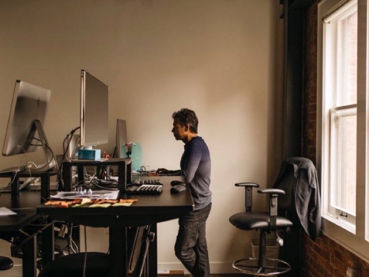 ValaAfshar's tweet photo. Doctors won’t make you healthy.

Nutritionists won’t make you slim.

Teachers won’t make you smart.

Gurus won’t make you calm.

Mentors won’t make you rich.

Trainers won’t make you fit.

Ultimately, you have to take responsibility. 

Save yourself. —@naval https://t.co/SwMYsqmo7o