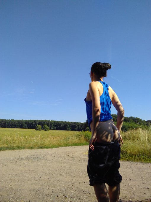 Here's more! ;) Shady butt! https://t.co/BldSH6lq1J<a href="/tag/mvsales"class="tags"><span>#mvsales</span></a>