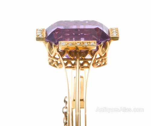 antiques_atlas's tweet photo. Victorian Amethyst &amp; Diamond Bangle #Antiques from Vaughan Antiques 
https://t.co/2xenZ183F5   https://t.co/SN3WkwHlcy #antiquejewellery #vintagejewellery #ArtsandCraftsjewellery #victorianbangle  #Amethyst 
Beautiful colour. https://t.co/1pTT5ndrMV