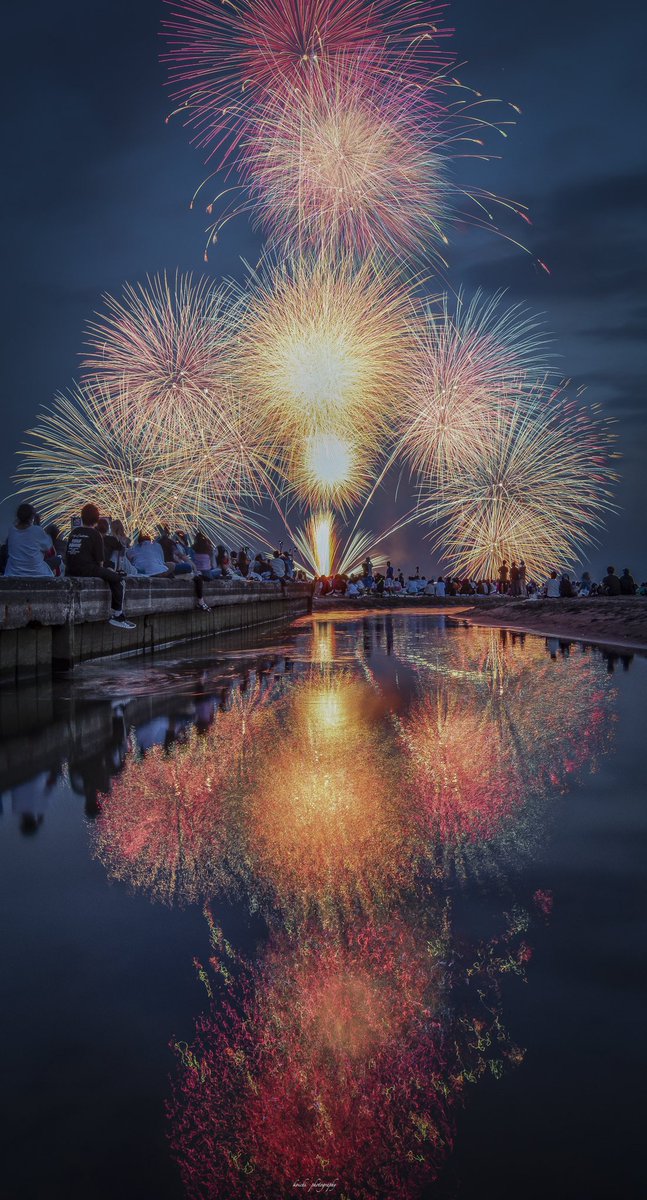 Koichi على تويتر 第71回鎌倉花火大会 夏を知らせる とても綺麗な花火が鎌倉の空を彩りました 1枚目は縦長写真です 鎌倉花火大会