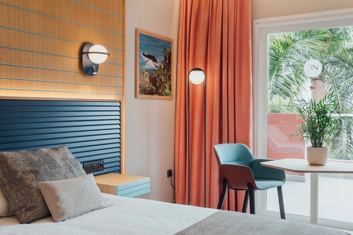 Los nuevos colores de nuestras habitaciones... :-)
The new colors of our rooms... :-) 

#RocaNivariaGranHotel #tenerife #playaparaiso #holidays #vacaciones