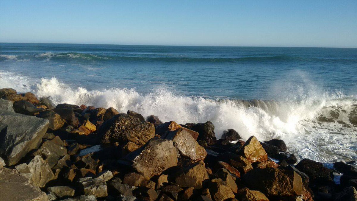 NecocheaTur's tweet photo. El placer de disfrutar la vista del mar. 🌊 #BuenSábado https://t.co/yrWBV0igiG