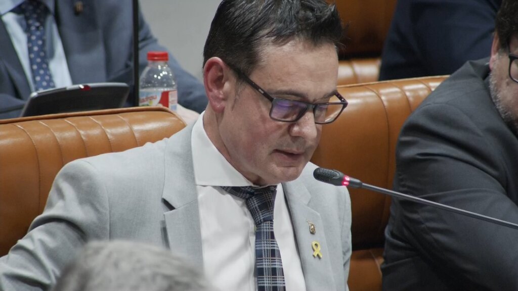 Des del <a href="/cdrtordera/">CDR Tordera</a> ens mostrem totalment en contra del pacte de la vergonya impulsat pel nostre alcalde <a href="/joancarlesgc/">Joan Carles Garcia</a>, <a href="/JuntsperTordera/">Junts per Tordera</a> i <a href="/JuntsXCat/">Junts per Catalunya🎗</a>. Les ciutadanes de Tordera no et vam fer confiança per a entregar els nostres vots als instigadors del 155 #CDREnXarxa