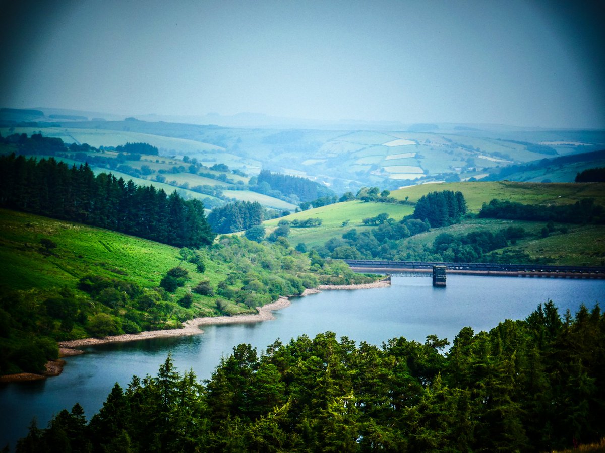 GreatstoneG's tweet photo. A picture I took of Brecon beacons on my visit to Wales at the end of June #Wales #welsh #breconbeacons #welshdragon #countryside #swansea #holiday https://t.co/5oaBlAp7jW