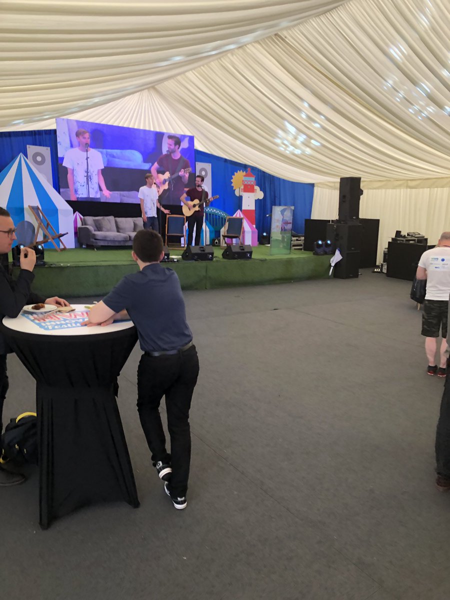 These two guys are class! @harrynchris #comedysongs #innovationFestival19