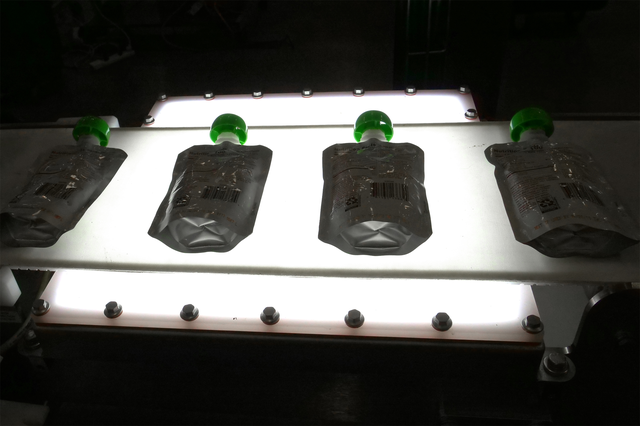 DelkorSystems's tweet photo. Our vision technology senses products traveling down the conveyor and accounts for their skewed orientation as robots pick them! #technology #pickandplace #robot #robots #robotics #machinery #automation #packaging #manufacturing #delkorpackaging #delkor https://t.co/e3bbOwAKSu