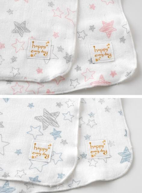 15. Gauze handkerchiefDalam banyak2 barang baby i rasa ni antara benda plg berguna kot. Guna dari hari 1st baby lahir masa menyusu especially. Lap susu, lapik dkt bahu masa nak burp kan baby etc. Gauze ni lembut sgt so sesuai dgn kulit baby yg sensitif. Basuh pon cepat kering